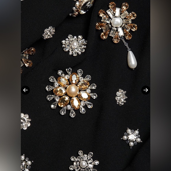 ZUHAIR MURAD: BROOCH EMBELLISHED SCOOP NECK GOWN - Picture 7 of 9